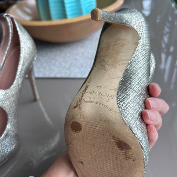 Enzo Angiolini High Heels | Pewter Strappy Mary Janes - Picture 4 of 7